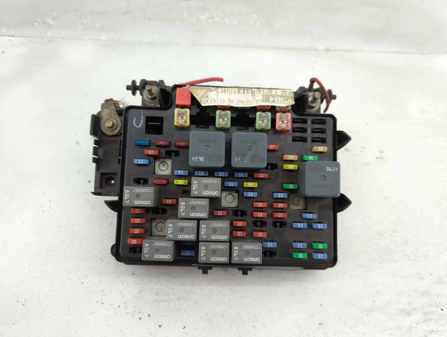 2003-2005 Chevrolet Silverado 1500 Fusebox Fuse Box Panel Relay Module Fits Fits 2003 2004 2005 2006 OEM Used Auto Parts - O
