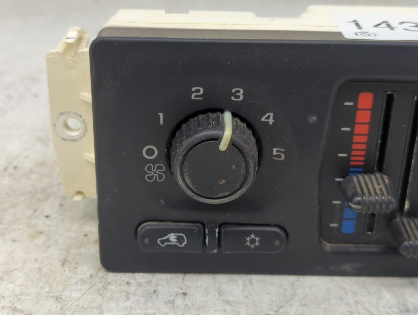 2003-2004 Chevrolet Silverado 1500 Climate Control Module Temperature AC/Heater Replacement P/N:15220318 Fits Fits 2003 2004