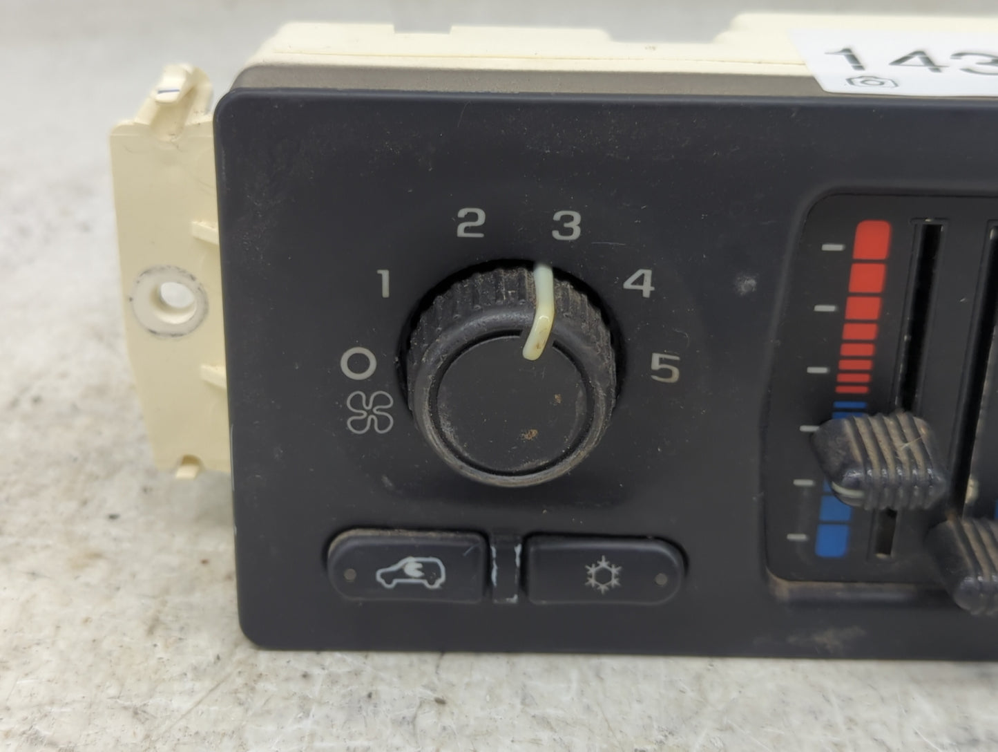 2003-2004 Chevrolet Silverado 1500 Climate Control Module Temperature AC/Heater Replacement P/N:15220318 Fits Fits 2003 2004