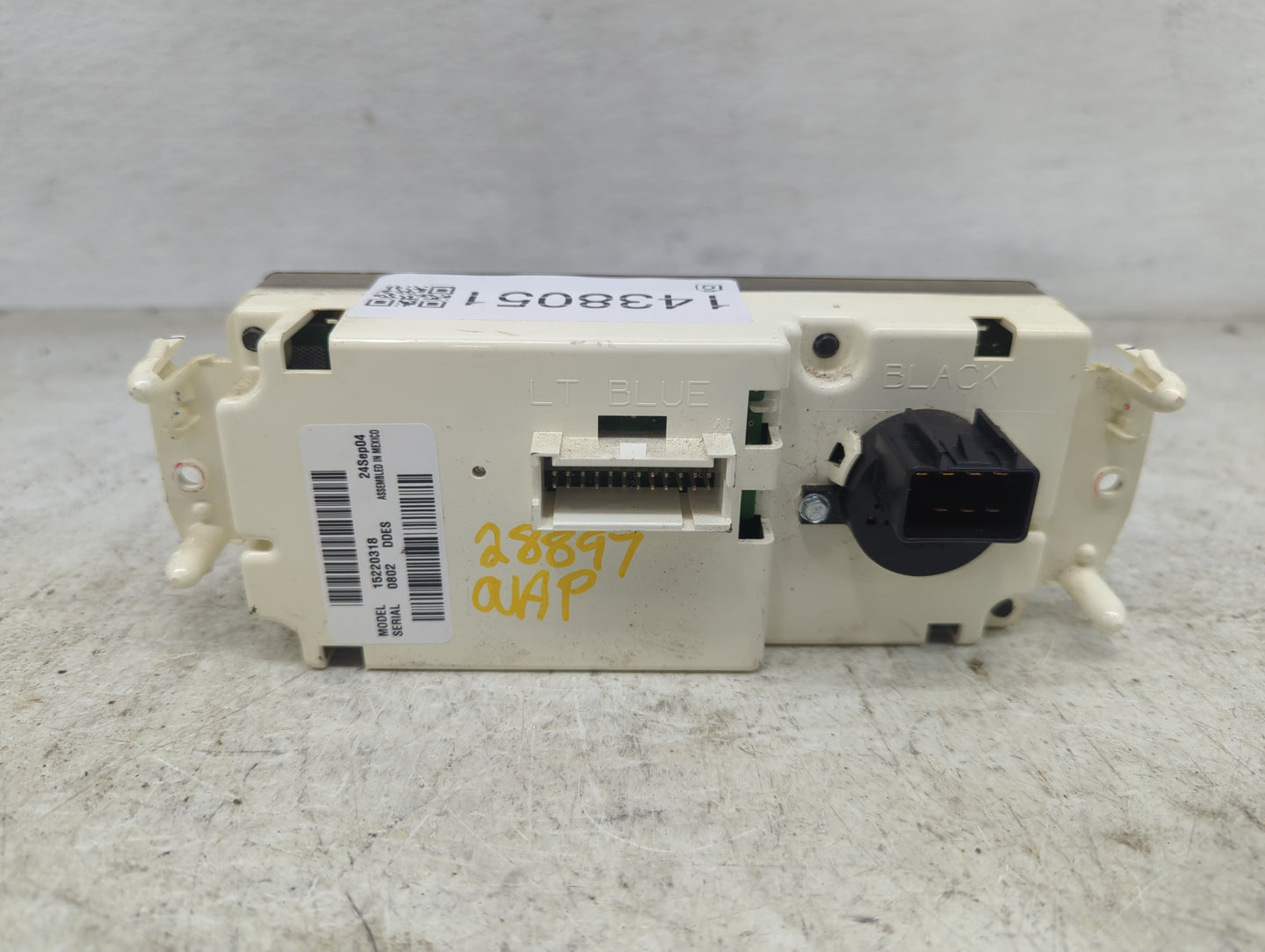 2003-2004 Chevrolet Silverado 1500 Climate Control Module Temperature AC/Heater Replacement P/N:15220318 Fits Fits 2003 2004