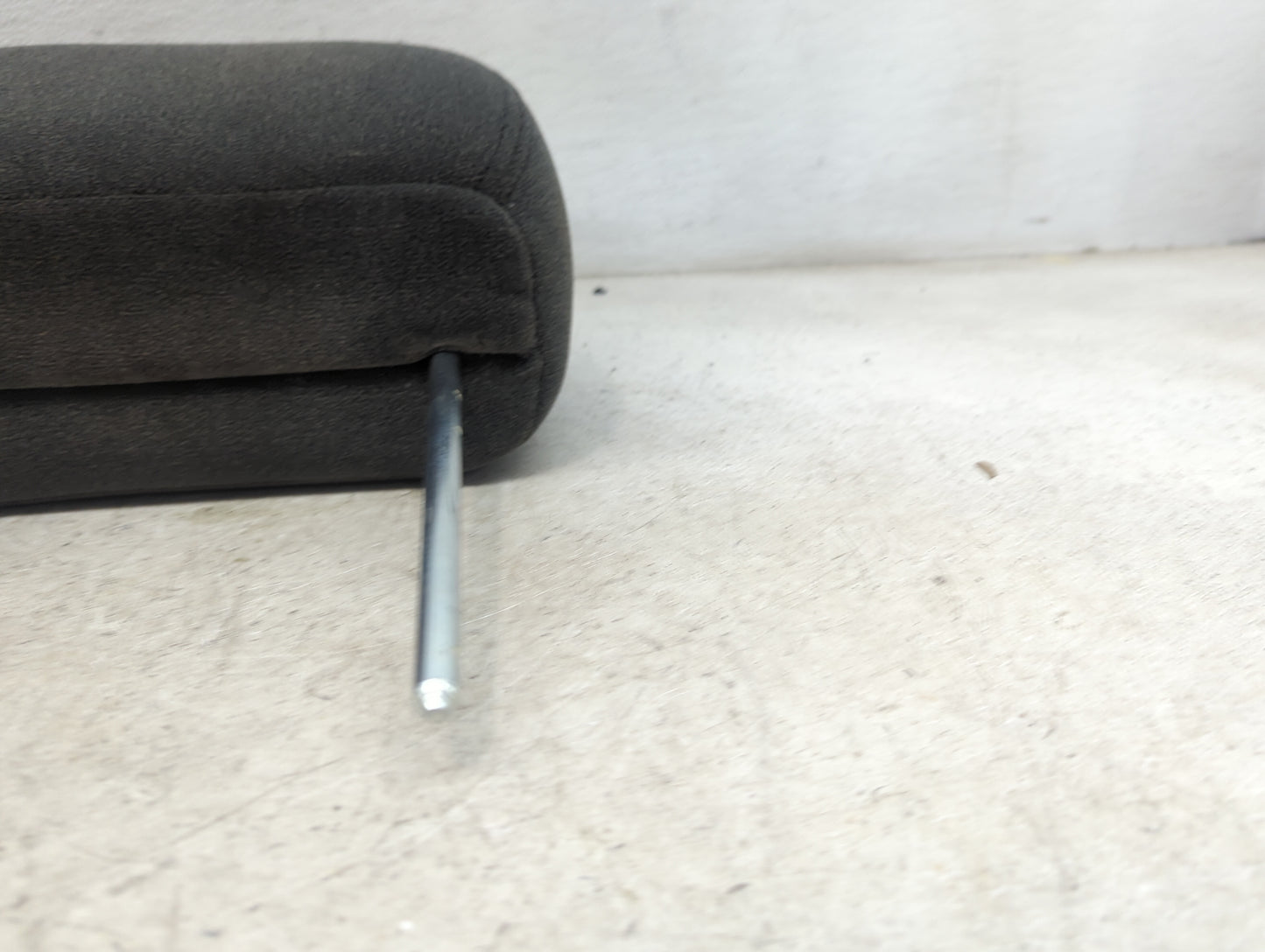 2003 Chevrolet Silverado 1500 Headrest Head Rest Front Driver Passenger Seat Fits OEM Used Auto Parts - Oemusedautoparts1.co