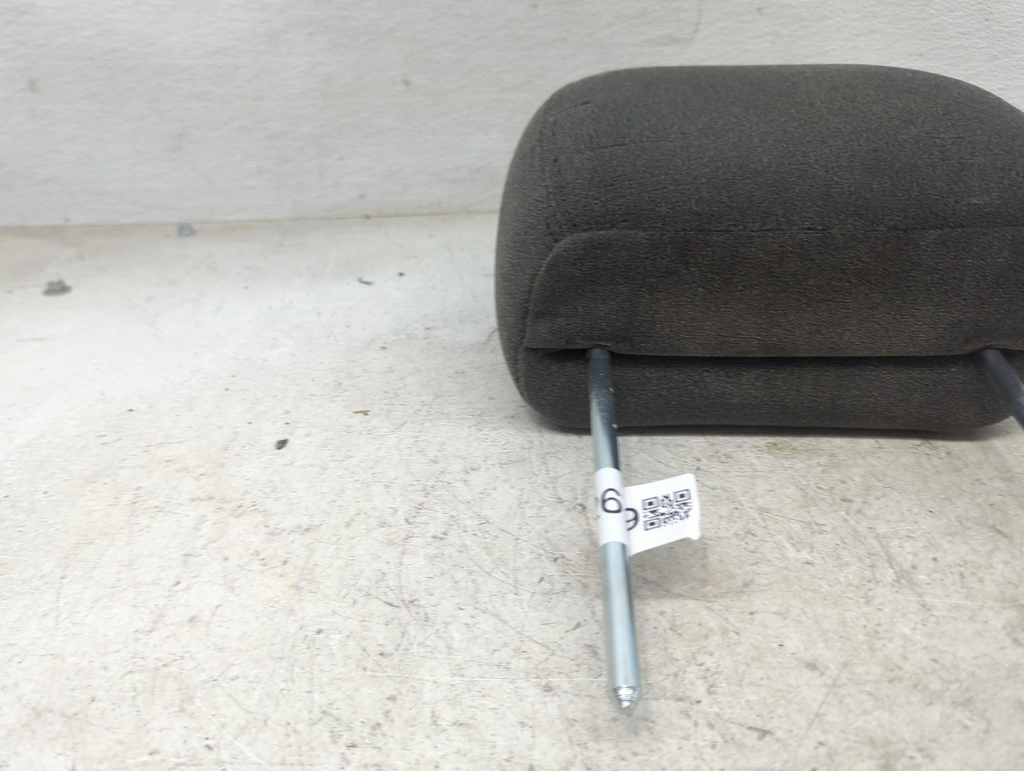 2003 Chevrolet Silverado 1500 Headrest Head Rest Front Driver Passenger Seat Fits OEM Used Auto Parts - Oemusedautoparts1.co