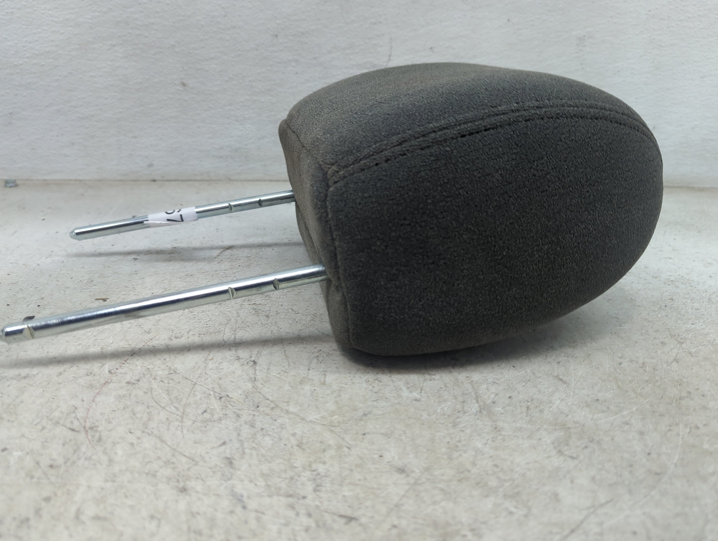 2003 Chevrolet Silverado 1500 Headrest Head Rest Front Driver Passenger Seat Fits OEM Used Auto Parts - Oemusedautoparts1.co