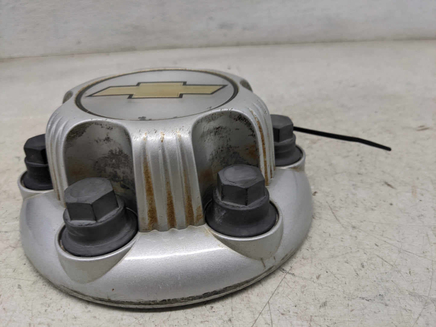 2003 Chevrolet Silverado 1500 Rim Wheel Center Cap Silver - Oemusedautoparts1.com