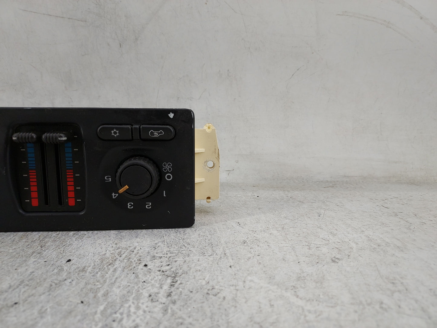 2003-2004 Chevrolet Silverado 1500 Climate Control Module Temperature AC/Heater Replacement P/N:15189436 Fits Fits 2003 2004
