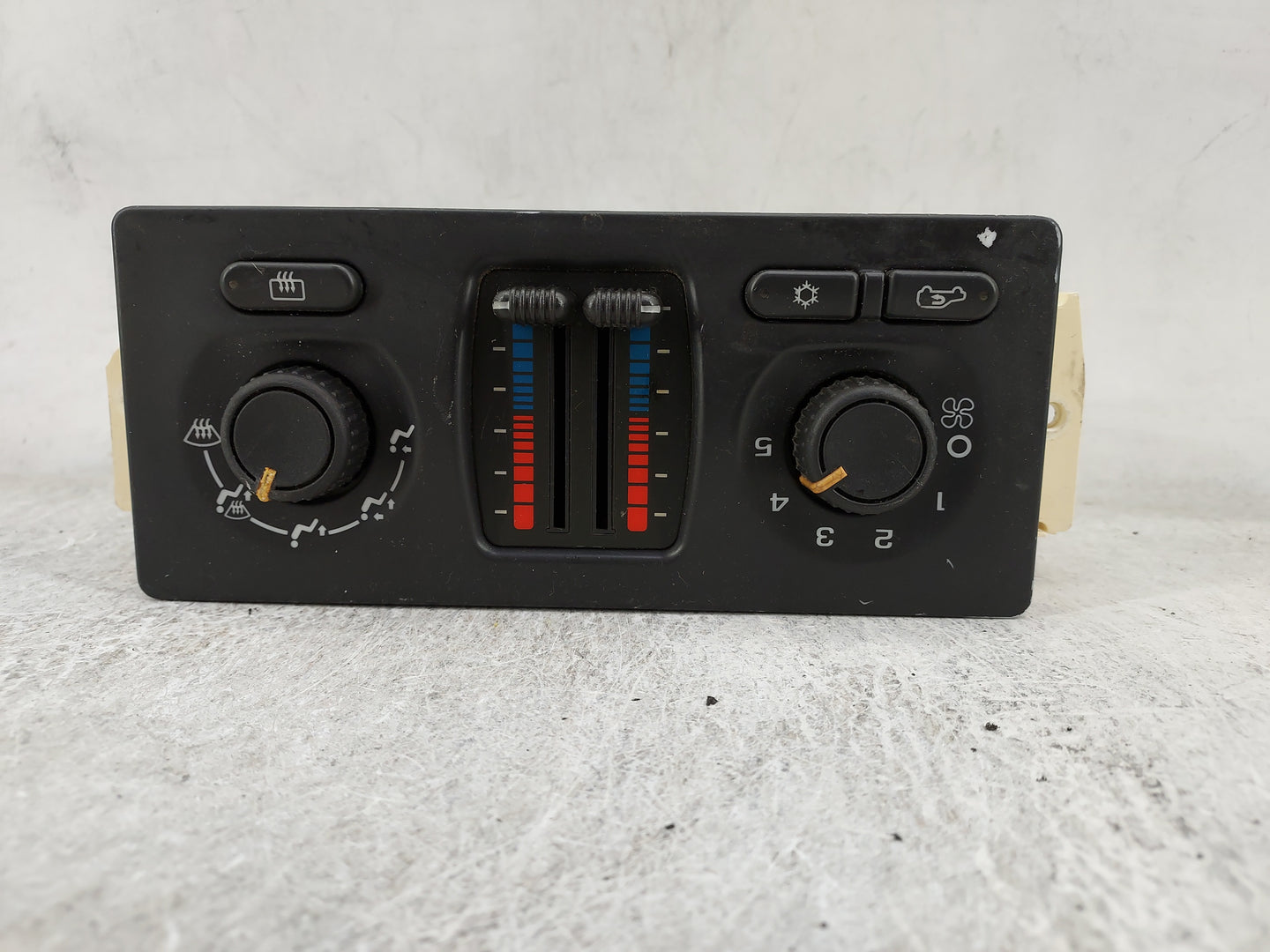 2003-2004 Chevrolet Silverado 1500 Climate Control Module Temperature AC/Heater Replacement P/N:15189436 Fits Fits 2003 2004