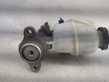 2003-2007 Chevrolet Silverado 1500 Brake Master Cylinder 1497526