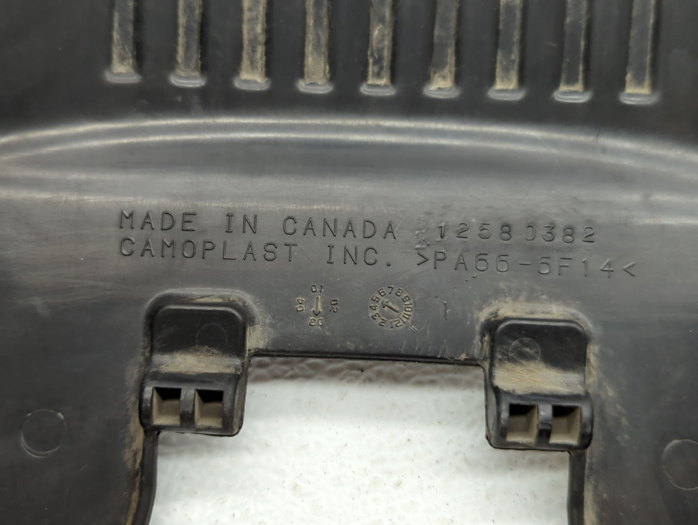 2003 Chevrolet Silverado 1500 Engine Cover - Oemusedautoparts1.com