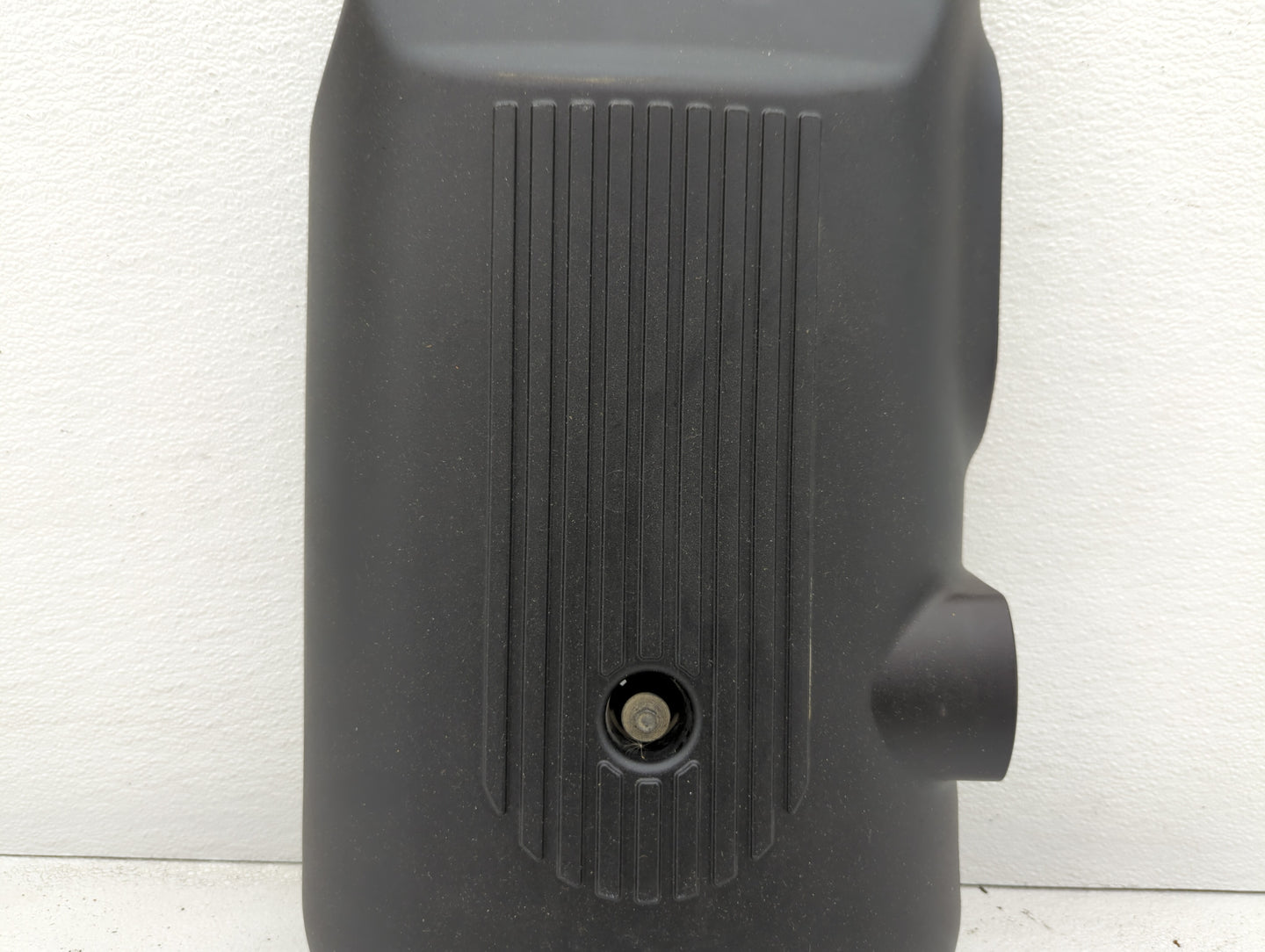 2003 Chevrolet Silverado 1500 Engine Cover - Oemusedautoparts1.com