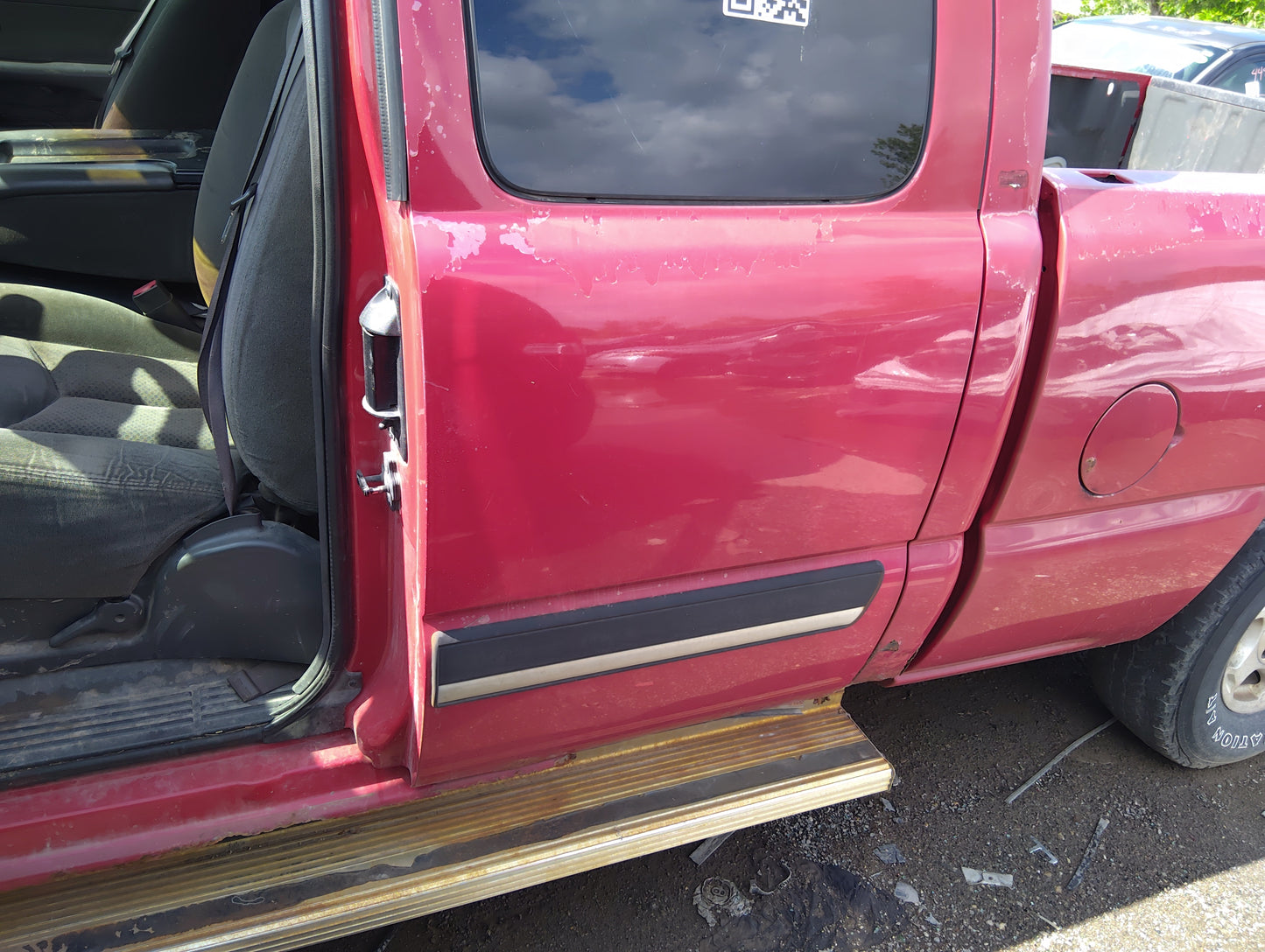 2000-2007 Chevrolet Silverado 1500 Driver Rear Door Oem 5030641 - Oemusedautoparts1.com