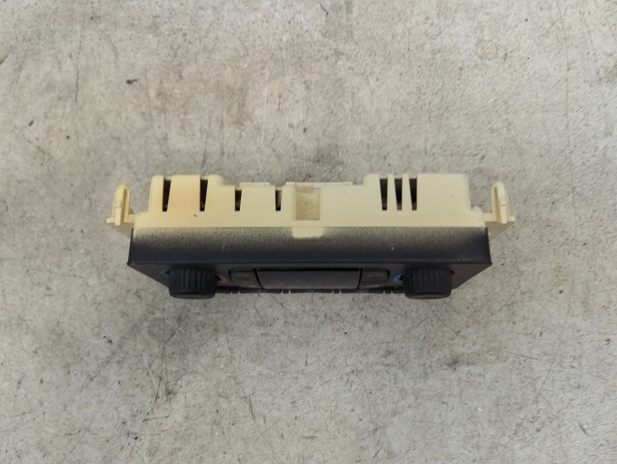 2003-2004 Chevrolet Silverado 1500 Climate Control Module Temperature AC/Heater Replacement P/N:15201969 Fits Fits 2003 2004