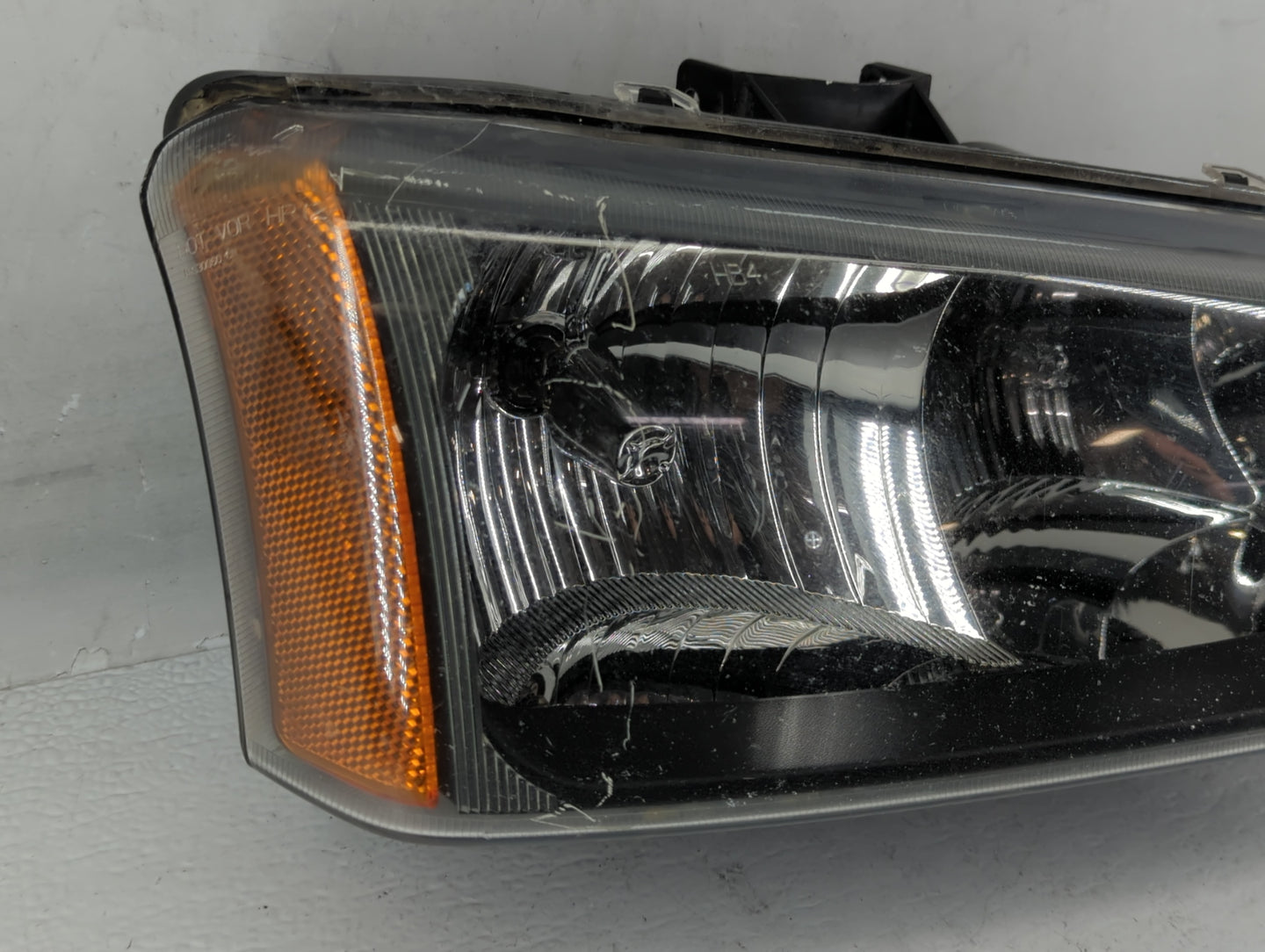 2003 Silverado 1500 Passenger Right Oem Head Light Headlight Lamp - Oemusedautoparts1.com