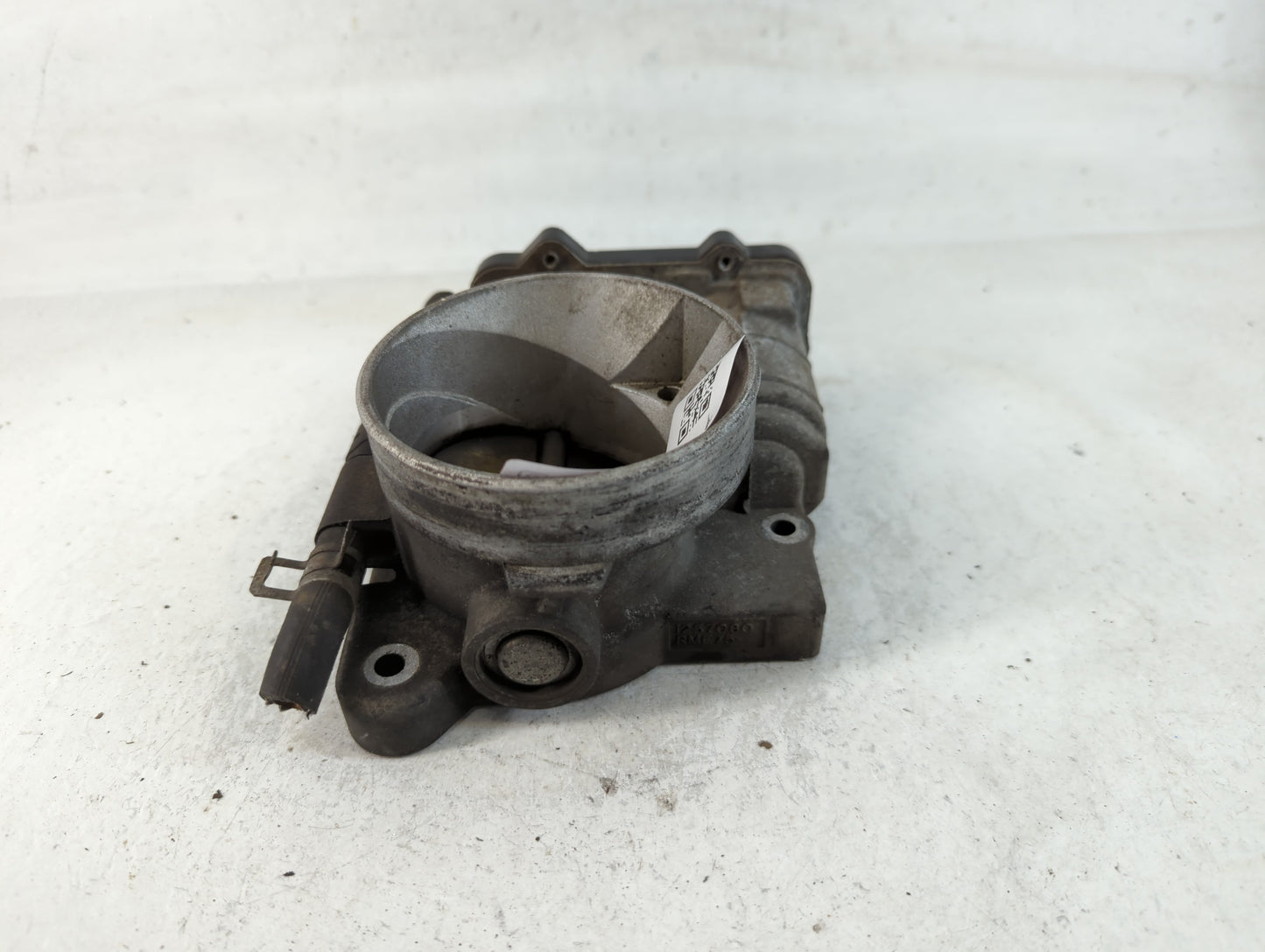 2003-2007 Chevrolet Silverado 1500 Throttle Body P/N:1257080 Fits Fits 2003 2004 2005 2006 2007 OEM Used Auto Parts - Oemuse