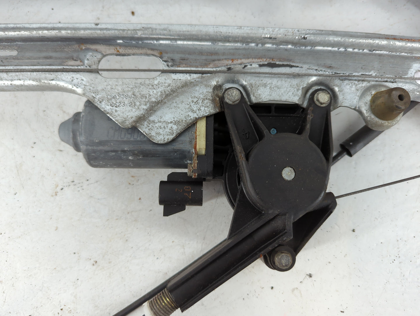 1999 Chevrolet Silverado 1500 Passenger Front Right Power Window Motor - Oemusedautoparts1.com
