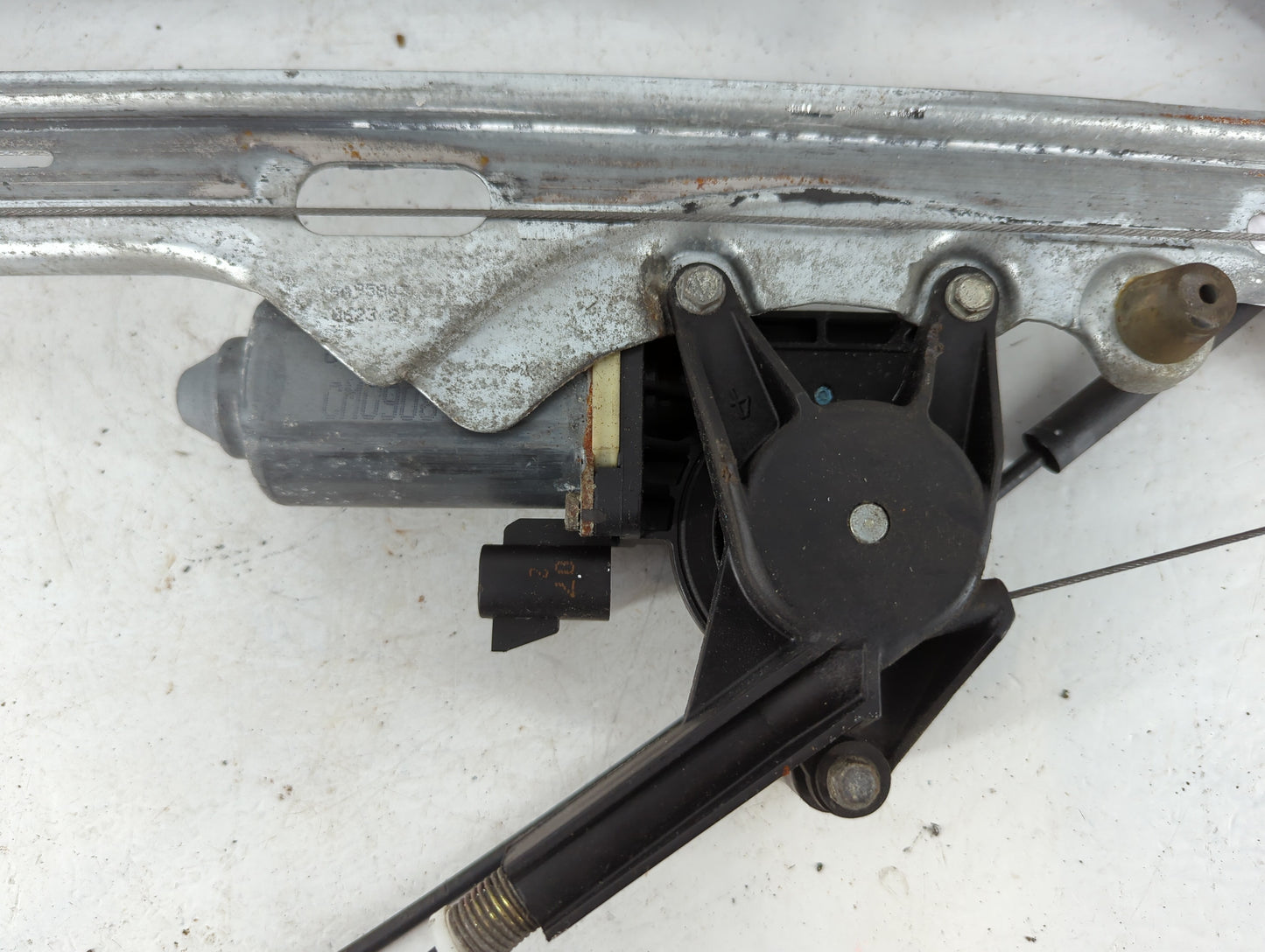 1999 Chevrolet Silverado 1500 Passenger Front Right Power Window Motor - Oemusedautoparts1.com
