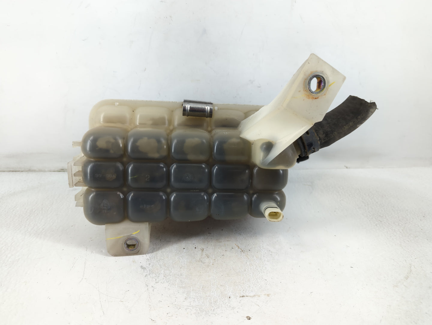 1999 Silverado 1500 Radiator Coolant Overflow Expansion Tank Bottle - Oemusedautoparts1.com
