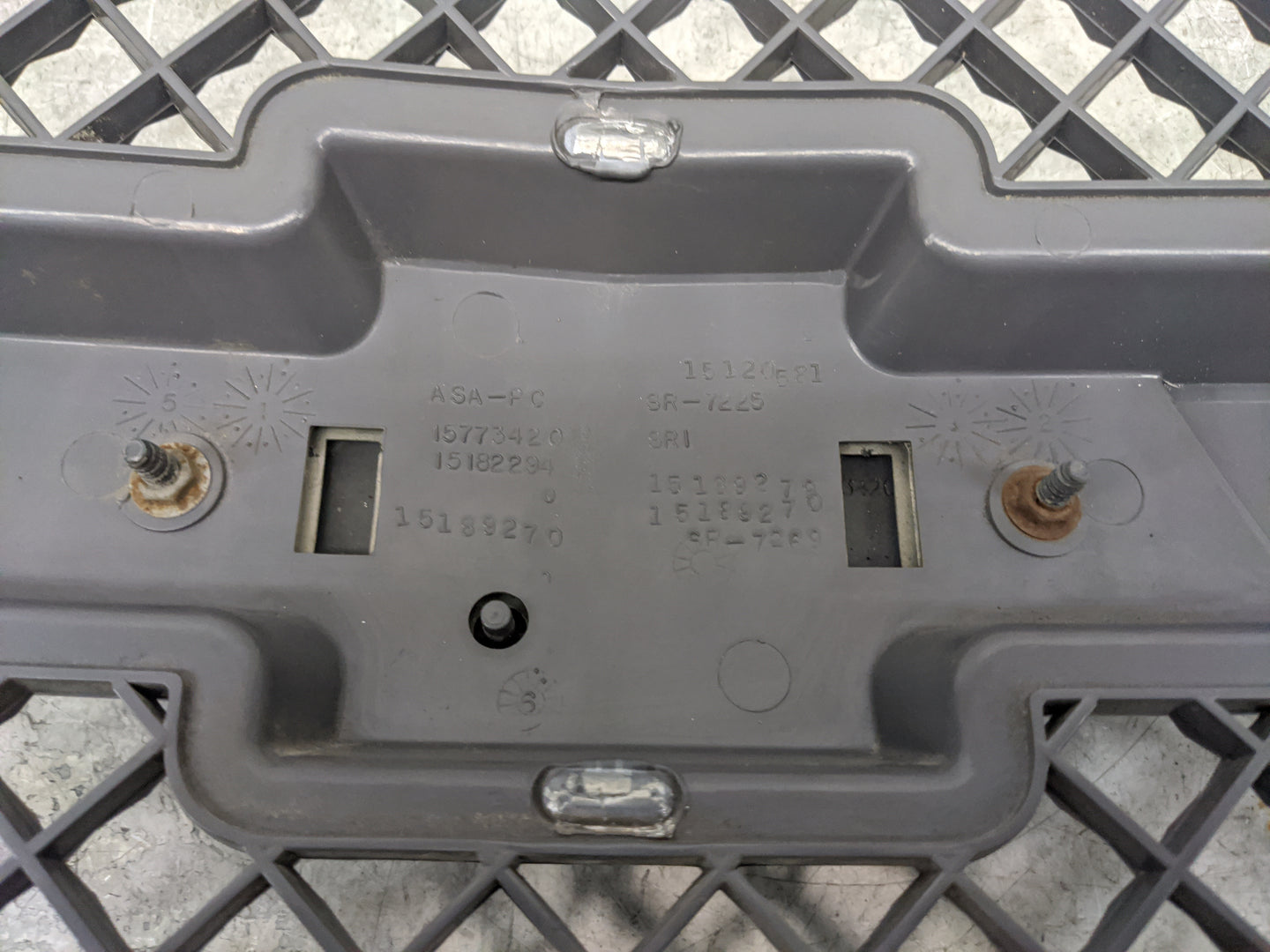 Chevrolet Silverado 1500 Pickup Front Grille Bumper Not Included - Oemusedautoparts1.com