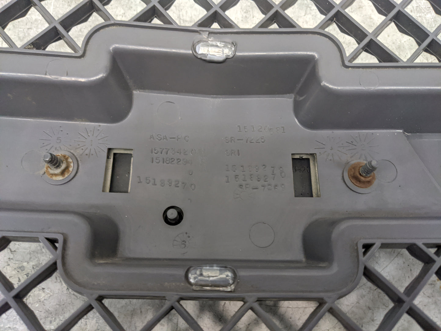 Chevrolet Silverado 1500 Pickup Front Grille Bumper Not Included - Oemusedautoparts1.com