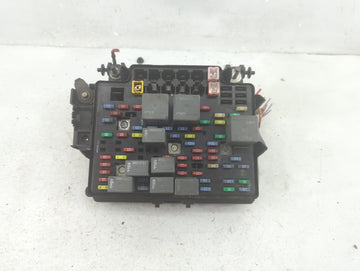 2003-2005 Chevrolet Silverado 2500 Fusebox Fuse Box Panel Relay Module P/N:15786043-02 Fits Fits 2003 2004 2005 2006 OEM Use