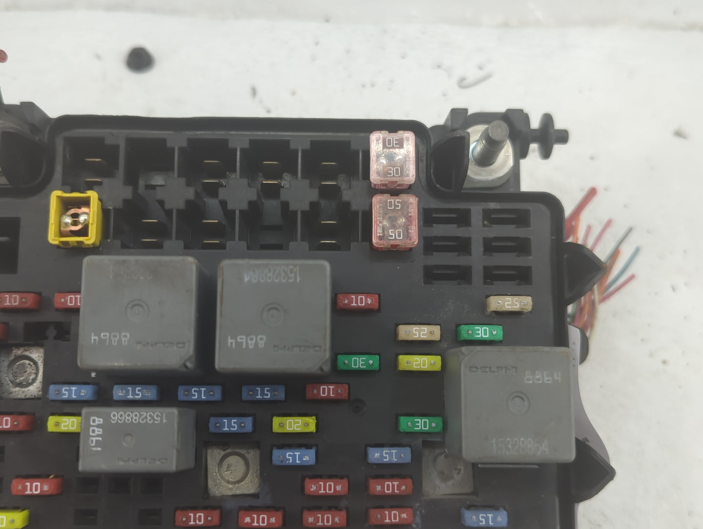 2003-2005 Chevrolet Silverado 2500 Fusebox Fuse Box Panel Relay Module P/N:15786043-02 Fits Fits 2003 2004 2005 2006 OEM Use