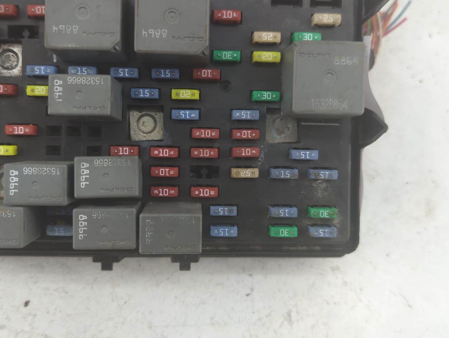 2003-2005 Chevrolet Silverado 2500 Fusebox Fuse Box Panel Relay Module P/N:15786043-02 Fits Fits 2003 2004 2005 2006 OEM Use
