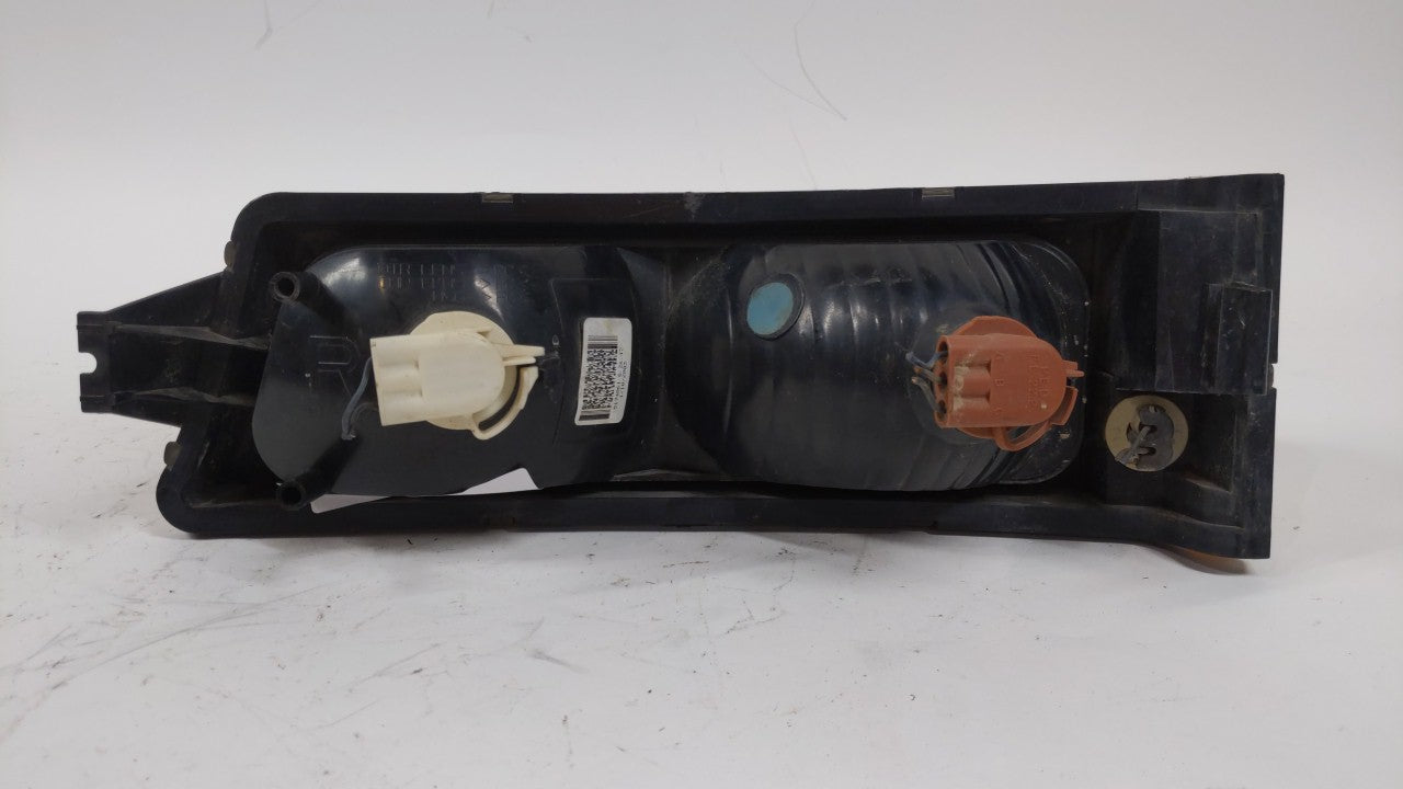 2003 Silverado 2500 Passenger Right Oem Head Light Headlight Lamp - Oemusedautoparts1.com