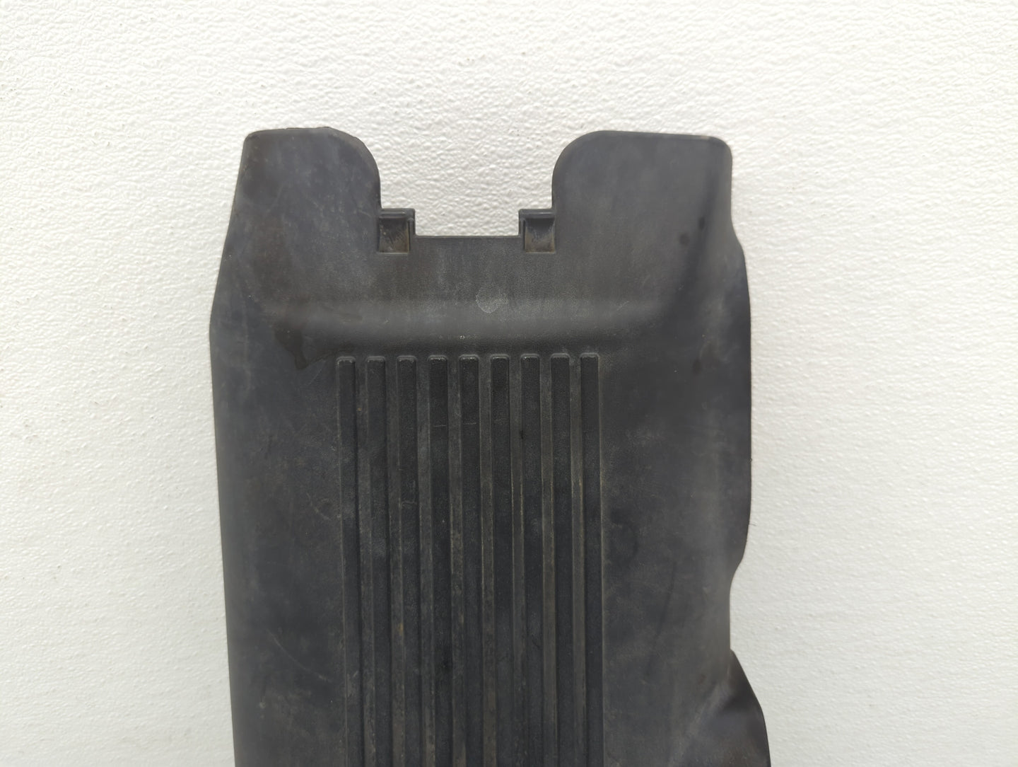 2003 Chevrolet Silverado 2500 Engine Cover - Oemusedautoparts1.com