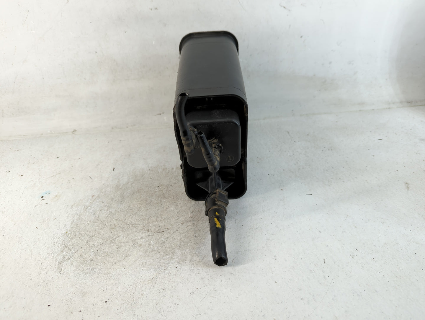 2003 Chevrolet Silverado 2500 Fuel Vapor Charcoal Canister - Oemusedautoparts1.com