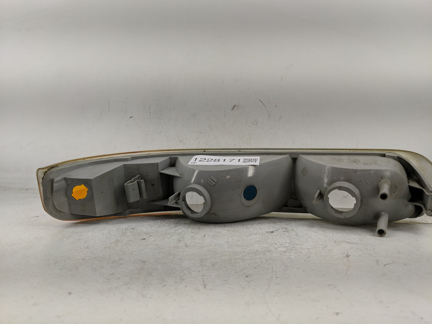 2000-2006 Chevrolet Suburban 1500 Driver Left Oem Front Light Lamp - Oemusedautoparts1.com