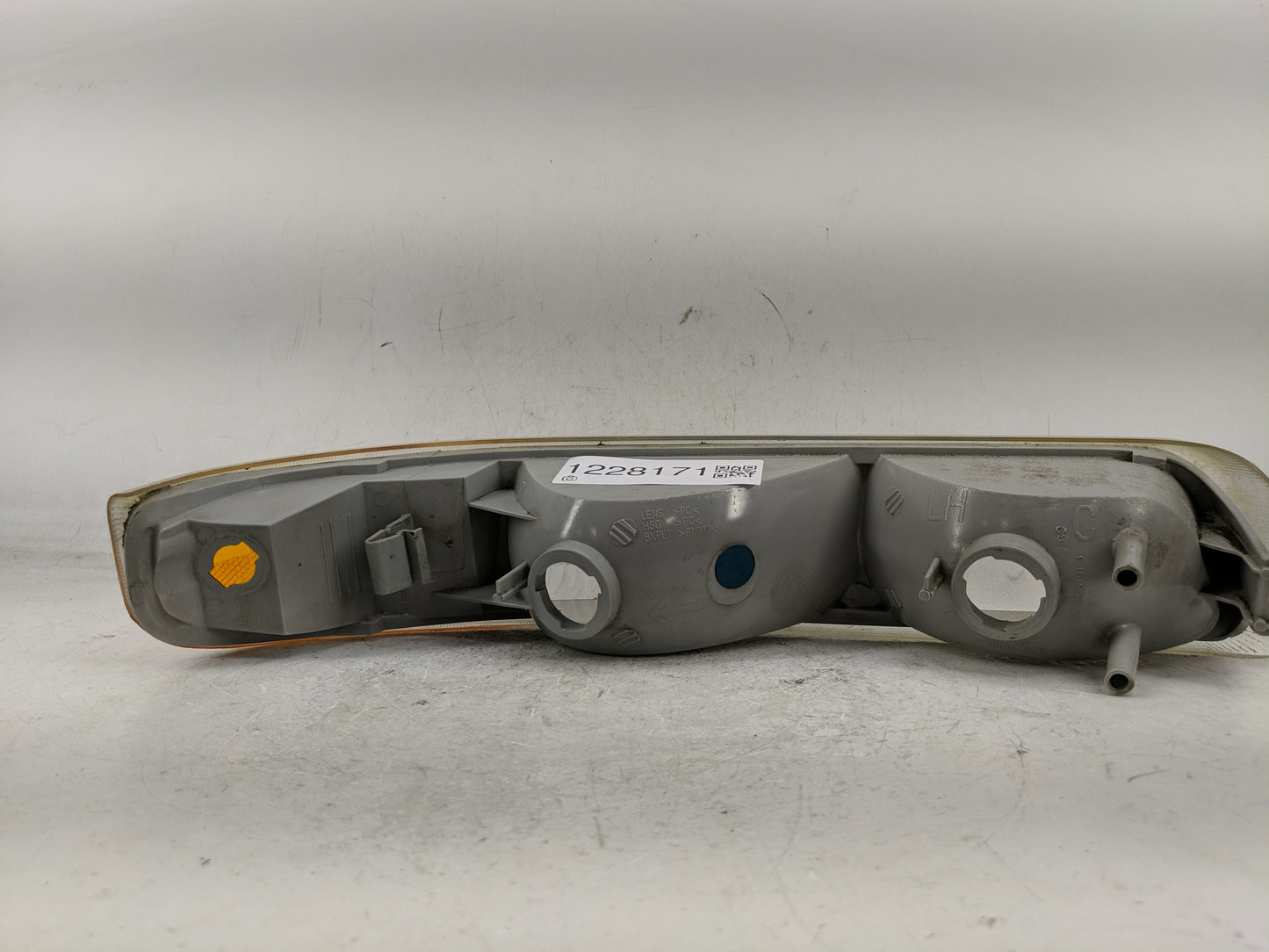2000-2006 Chevrolet Suburban 1500 Driver Left Oem Front Light Lamp - Oemusedautoparts1.com
