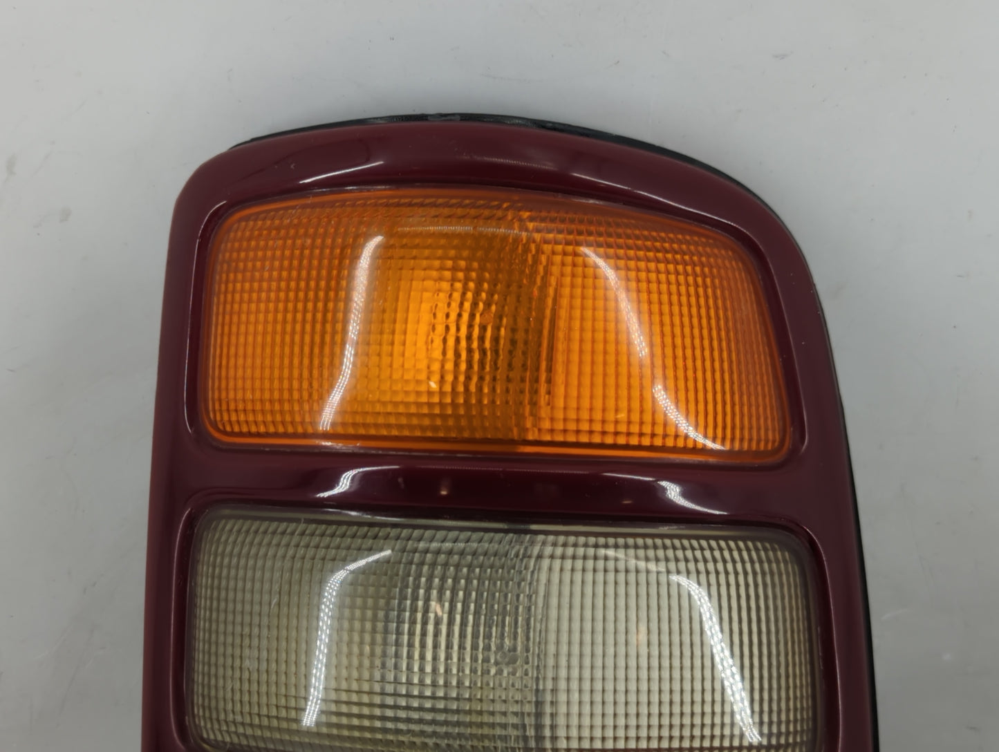 2000-2003 Chevrolet Suburban 1500 Tail Light Assembly Passenger Right OEM P/N:16525376 Fits Fits 2000 2001 2002 2003 OEM Use