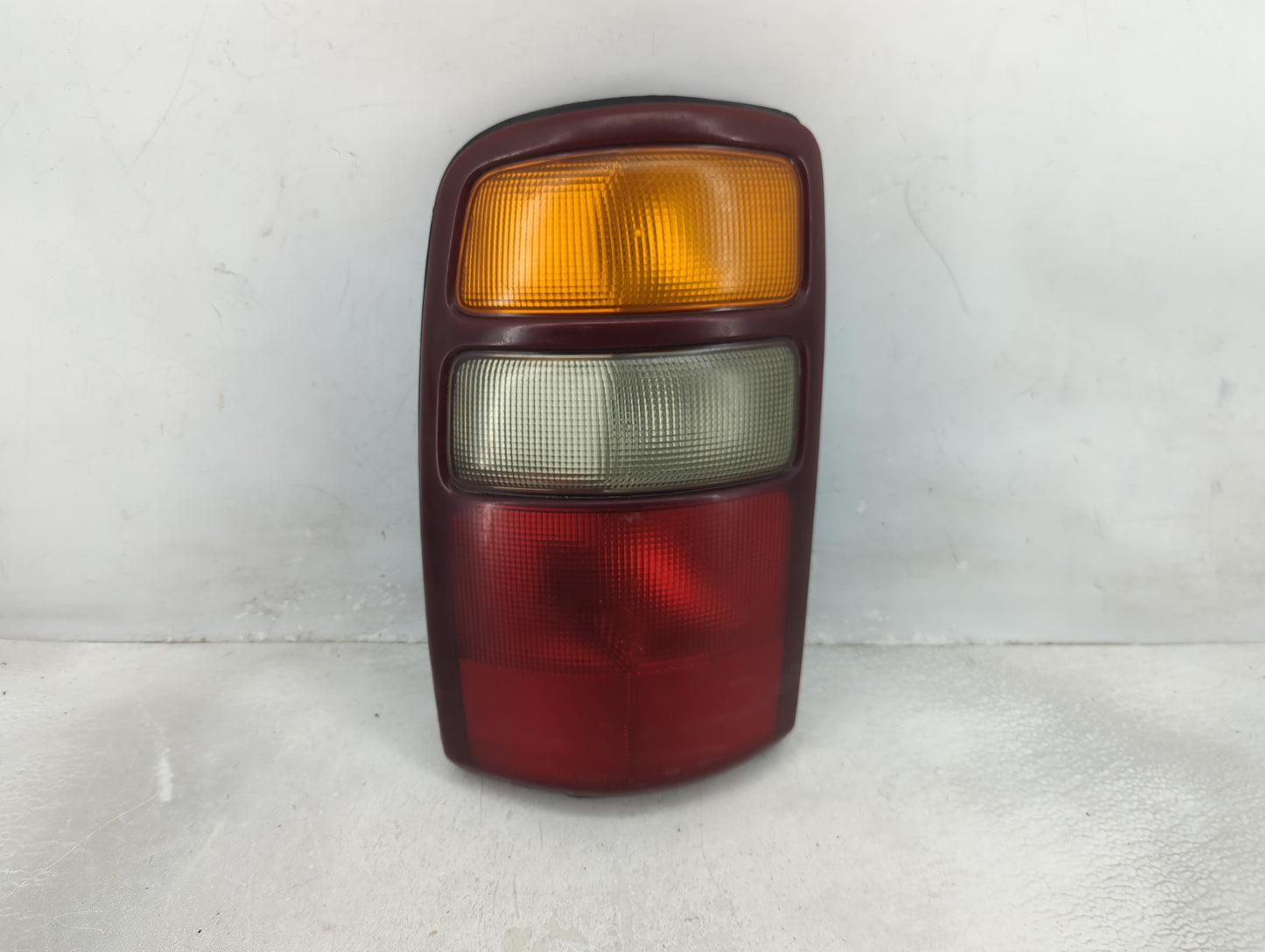 2000-2003 Chevrolet Suburban 1500 Tail Light Assembly Passenger Right OEM P/N:16525375A Fits Fits 2000 2001 2002 2003 OEM Us