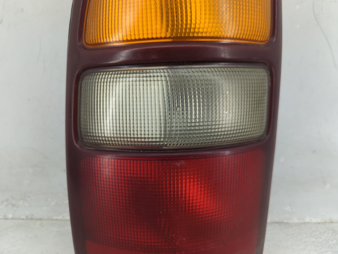 2000-2003 Chevrolet Suburban 1500 Tail Light Assembly Passenger Right OEM P/N:16525375A Fits Fits 2000 2001 2002 2003 OEM Us