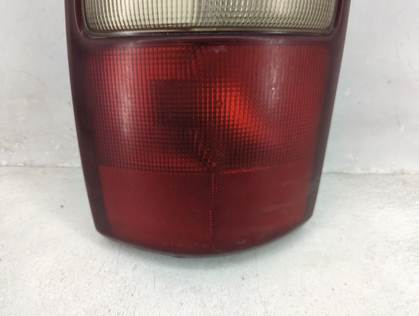 2000-2003 Chevrolet Suburban 1500 Tail Light Assembly Passenger Right OEM P/N:16525375A Fits Fits 2000 2001 2002 2003 OEM Us