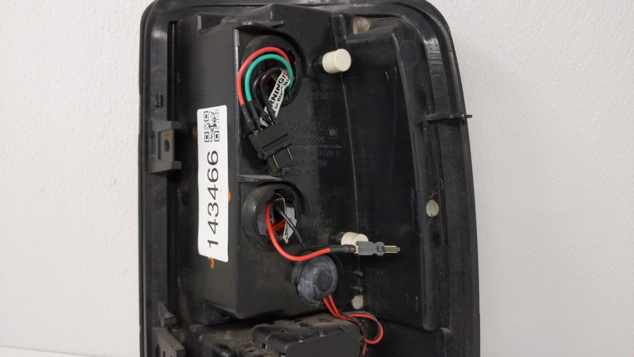 2000-2003 Chevrolet Suburban 1500 Tail Light Assembly Driver Left OEM Fits Fits 2000 2001 2002 2003 OEM Used Auto Parts - Oe
