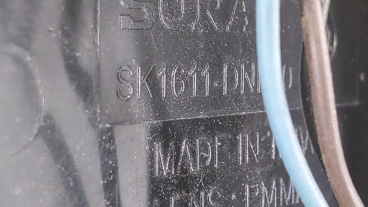 2000-2003 Chevrolet Suburban 1500 Tail Light Assembly Driver Left OEM P/N:GM150-U1RW2 42012159 Fits Fits 2000 2001 2002 2003