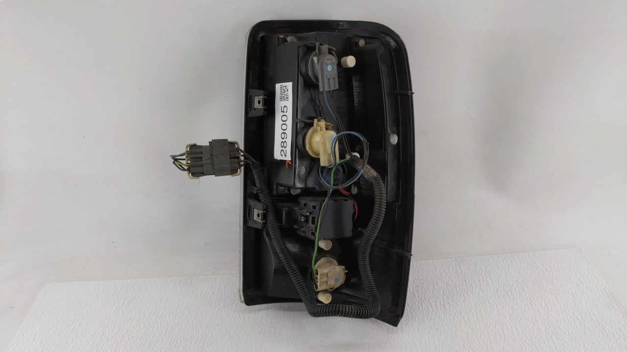 2000-2003 Chevrolet Suburban 1500 Tail Light Assembly Driver Left OEM P/N:GM150-U1RW2 42012159 Fits Fits 2000 2001 2002 2003