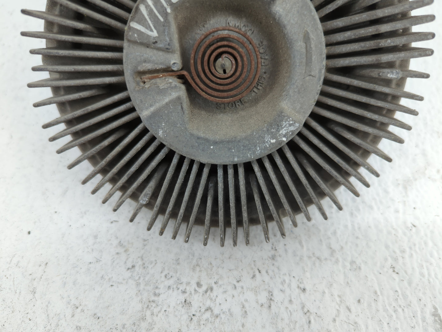 2000-2004 Chevrolet Suburban 1500 Radiator Cooling Fan Clutch - Oemusedautoparts1.com
