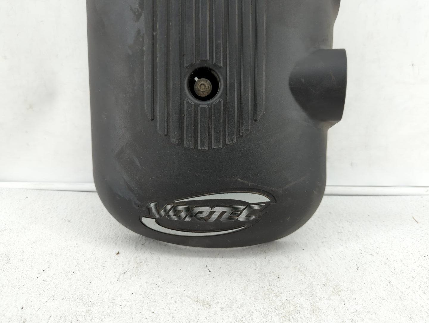 2003 Chevrolet Suburban 1500 Engine Cover Black - Oemusedautoparts1.com
