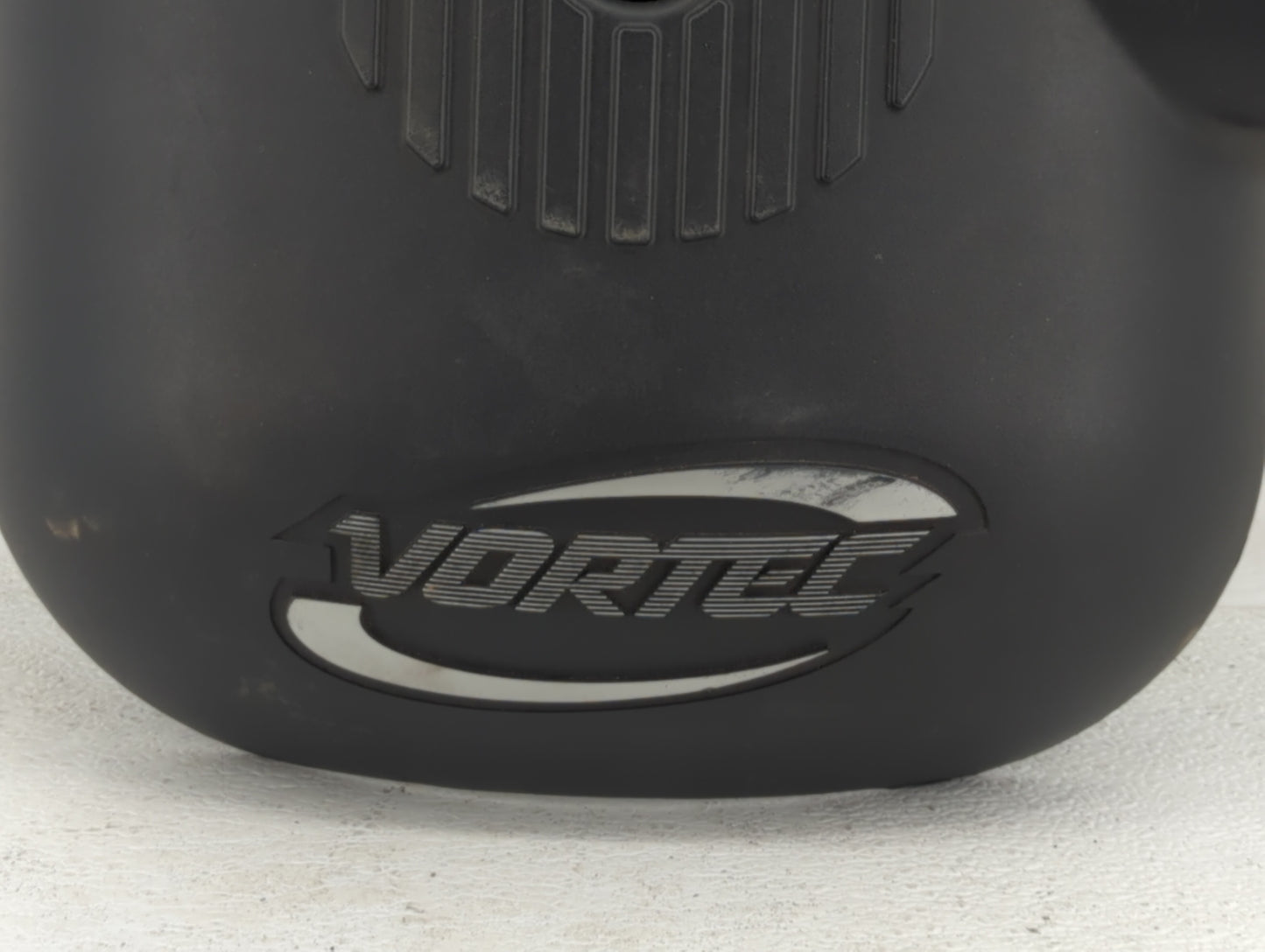 2003 Chevrolet Suburban 1500 Engine Cover - Oemusedautoparts1.com