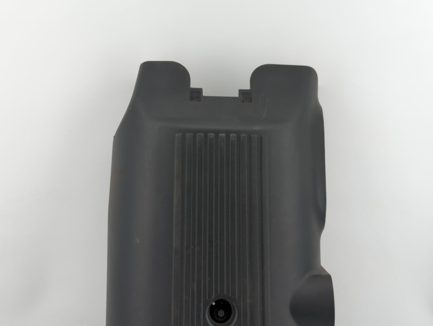 2003 Chevrolet Suburban 1500 Engine Cover - Oemusedautoparts1.com