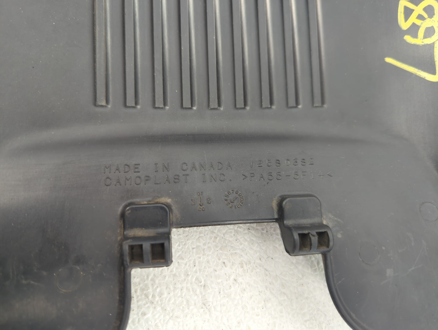 2003 Chevrolet Suburban 1500 Engine Cover - Oemusedautoparts1.com