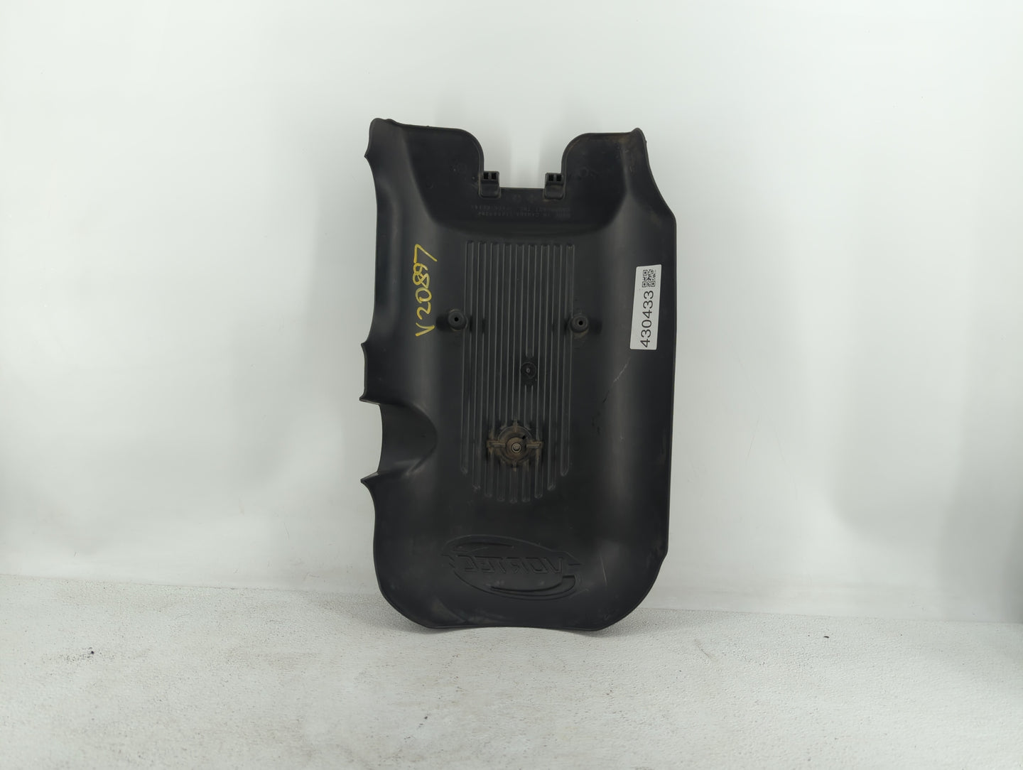 2003 Chevrolet Suburban 1500 Engine Cover - Oemusedautoparts1.com