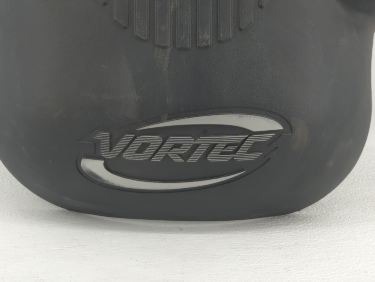 2003 Chevrolet Suburban 1500 Engine Cover - Oemusedautoparts1.com