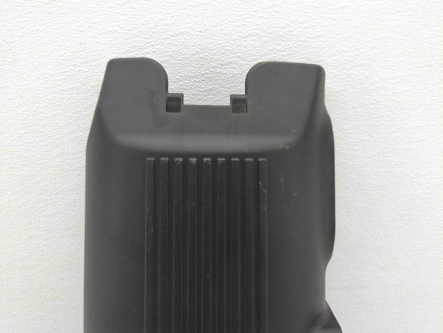 2003 Chevrolet Suburban 1500 Engine Cover - Oemusedautoparts1.com