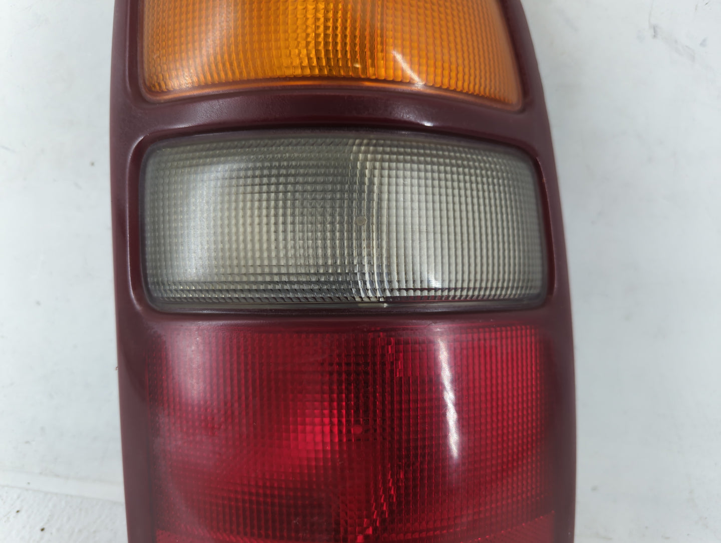 2000-2003 Chevrolet Suburban 1500 Tail Light Assembly Passenger Right OEM P/N:16525376 Fits Fits 2000 2001 2002 2003 OEM Use