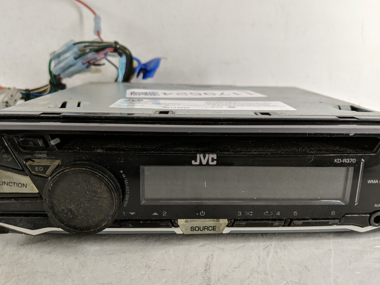 2003-2005 Chevrolet Tahoe Radio AM FM Cd Player Receiver Replacement P/N:061X2660 Fits Fits 2003 2004 2005 2006 OEM Used Aut