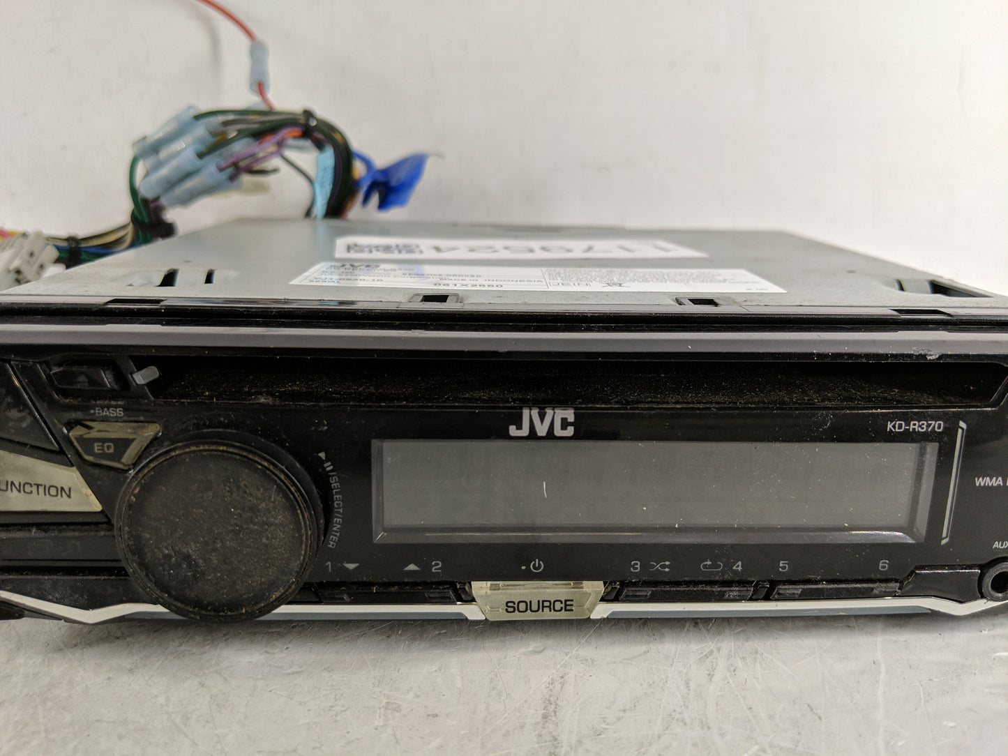 2003-2005 Chevrolet Tahoe Radio AM FM Cd Player Receiver Replacement P/N:061X2660 Fits Fits 2003 2004 2005 2006 OEM Used Aut