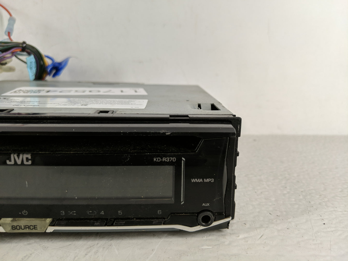 2003-2005 Chevrolet Tahoe Radio AM FM Cd Player Receiver Replacement P/N:061X2660 Fits Fits 2003 2004 2005 2006 OEM Used Aut