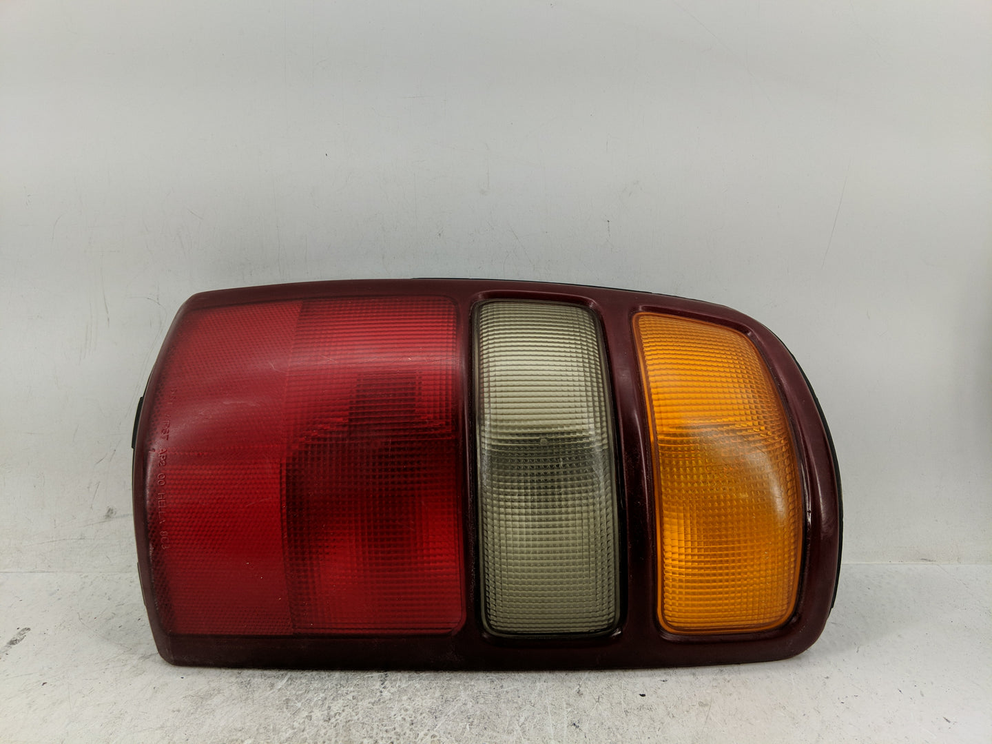 2000-2003 Chevrolet Tahoe Tail Light Assembly Driver Left OEM P/N:16525375 Fits Fits 2000 2001 2002 2003 OEM Used Auto Parts